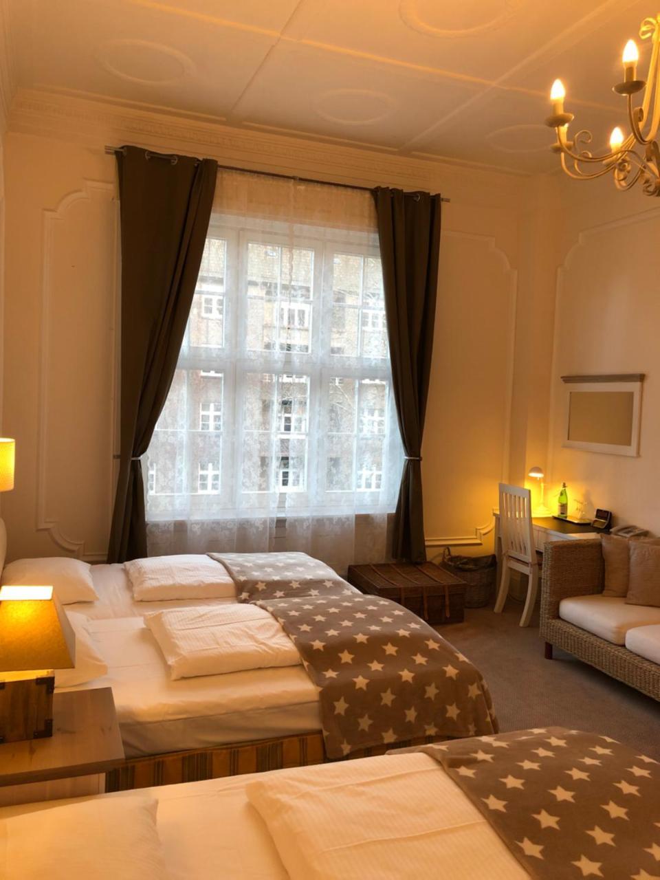 Hotel Fresena Im Dammtorpalais Hamburg Exterior foto